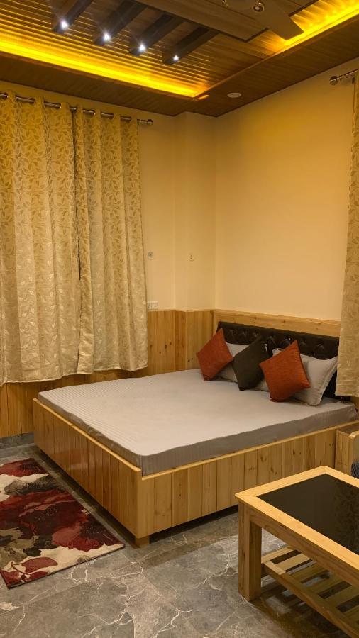 Tulip Flowing River View Hotel. Shamshi Exteriér fotografie