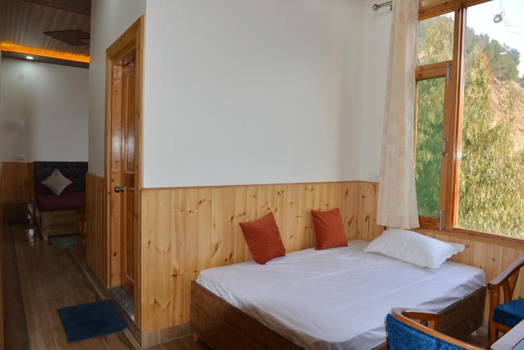 Tulip Flowing River View Hotel. Shamshi Exteriér fotografie