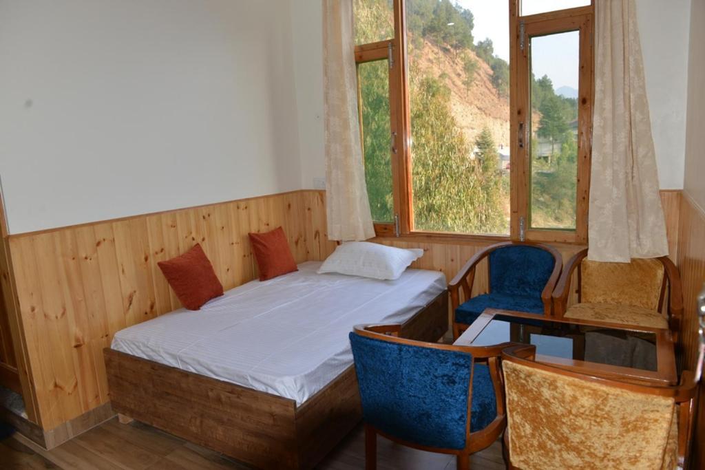 Tulip Flowing River View Hotel. Shamshi Exteriér fotografie